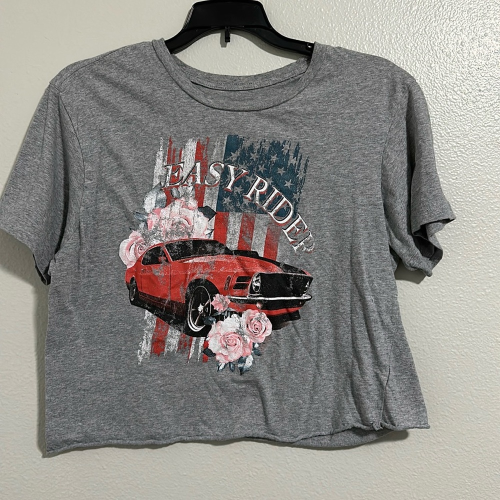 Size L graphic tea, easy rider crop top